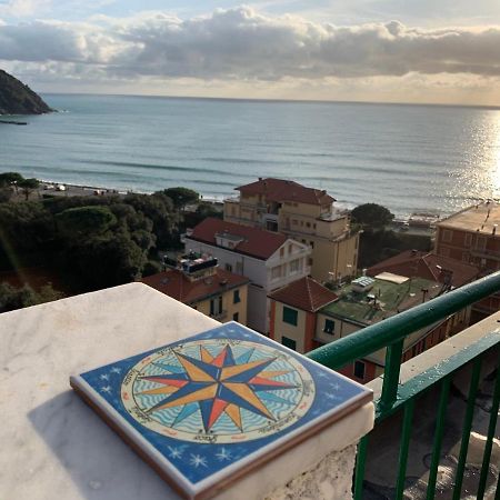 Apartamento Sunray By The Sea Levanto Exterior foto